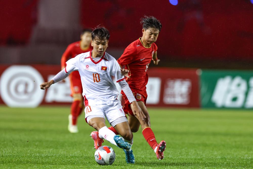 海港客战英博：5外援PK4外援，吾米提江先发，李新翔替补